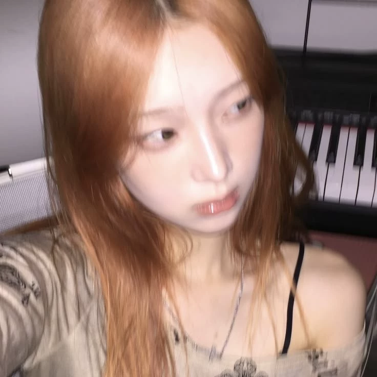 Yeeunfrvr_.