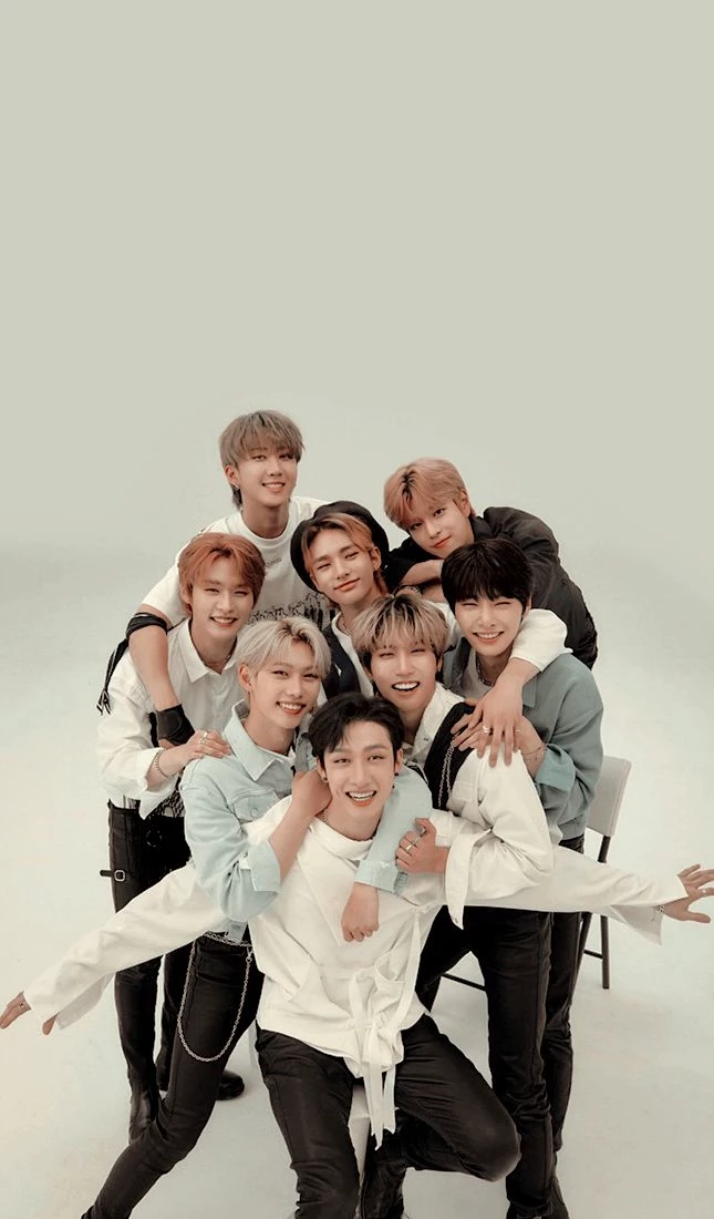STRAYKİDS thumbnail