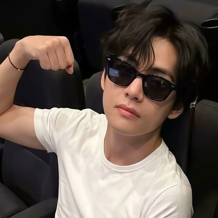 Kim Taehyung thumbnail