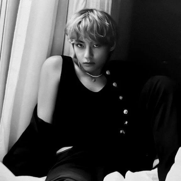 Kim Taehyung thumbnail