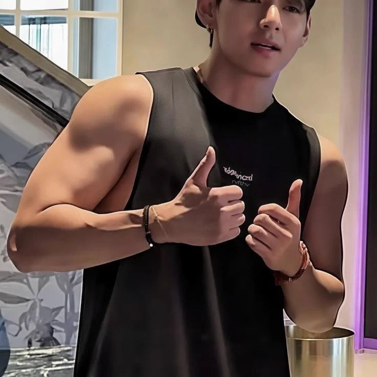 Kim Taehyung thumbnail