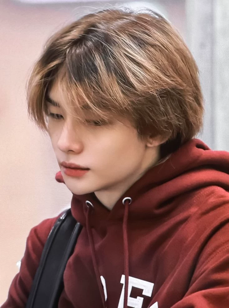 Hwang Hyunjin thumbnail