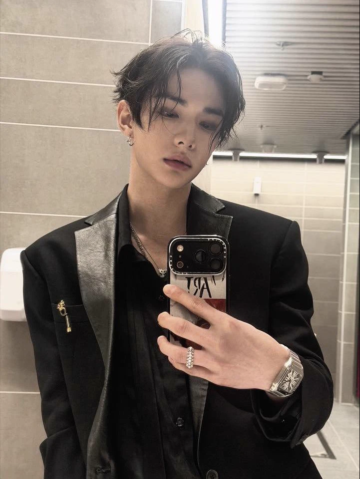 Hwan Hyeonjin. Henlikseu. 05. thumbnail