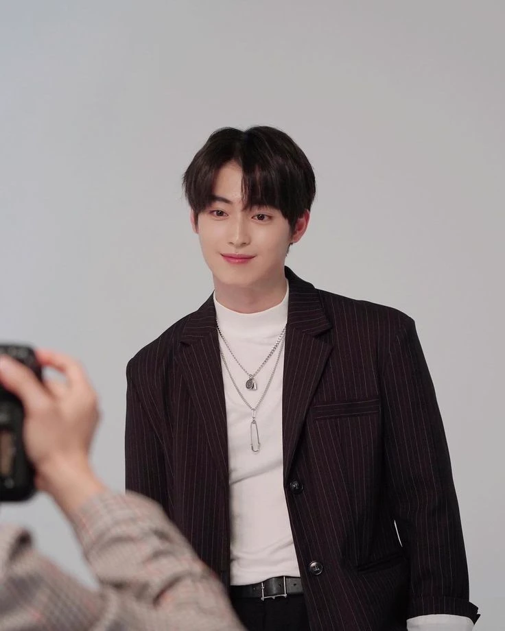 shin jun seop thumbnail