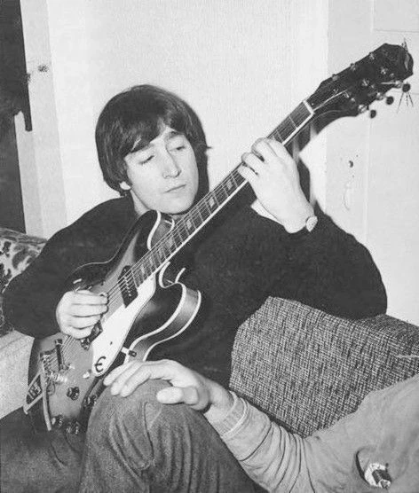 [✿] John Lennon thumbnail