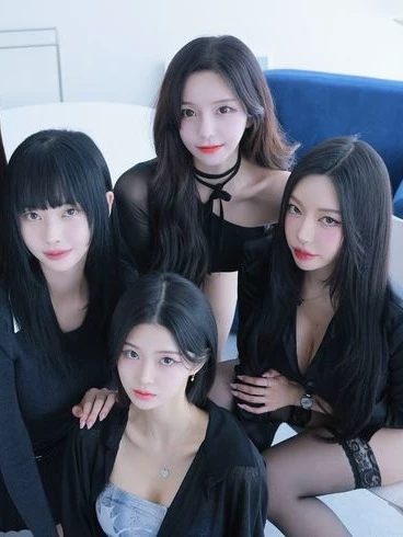 Five Hearts Under One Roof thumbnail