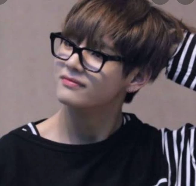 Kim Taehyung thumbnail