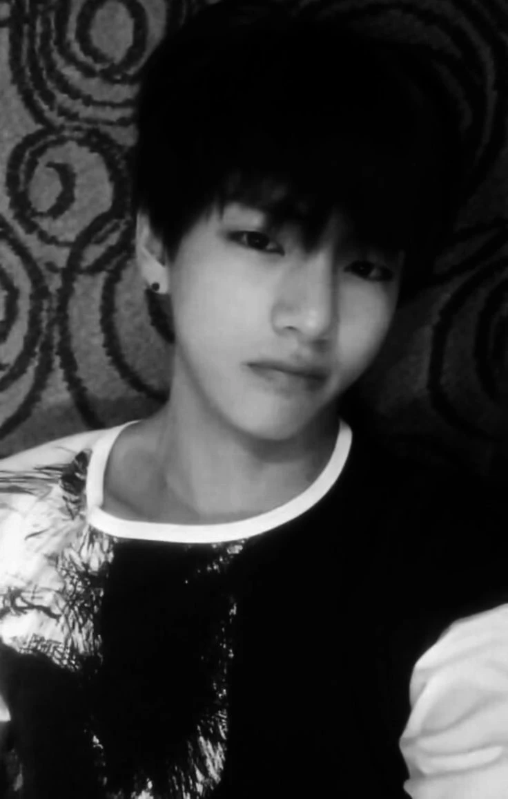 Kim Taehyung  thumbnail