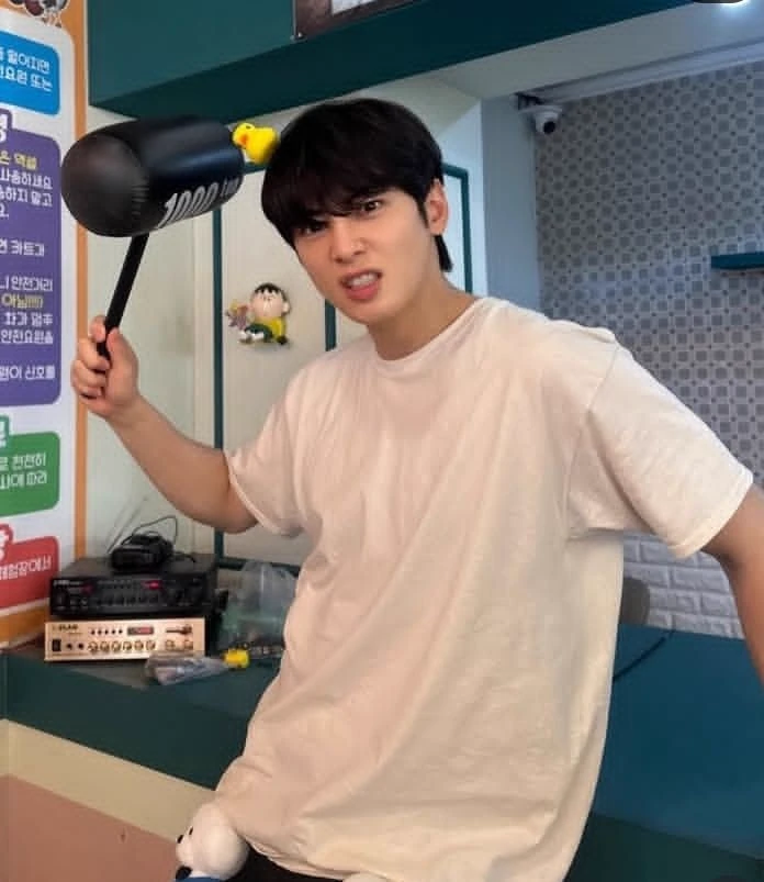 eunwoo thumbnail