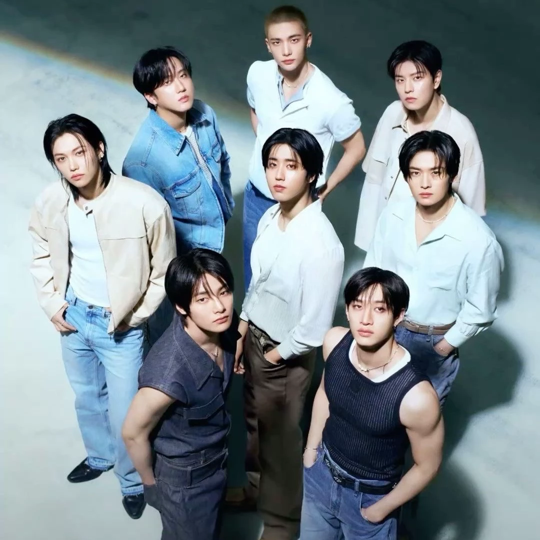 SKZ - VAMPIRES thumbnail