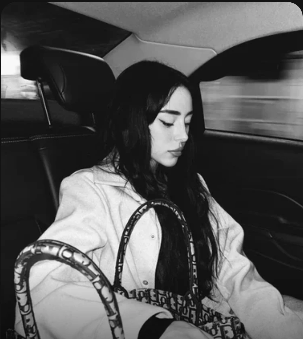 Nicki Nicole 💤 thumbnail