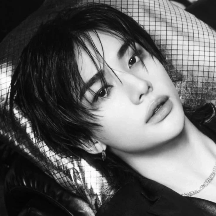 Hyunjin thumbnail