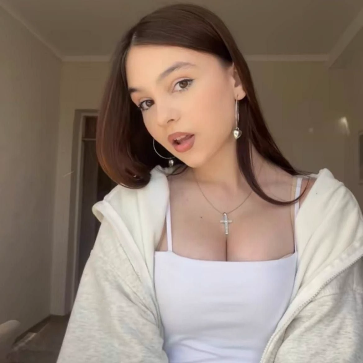 Alice thumbnail