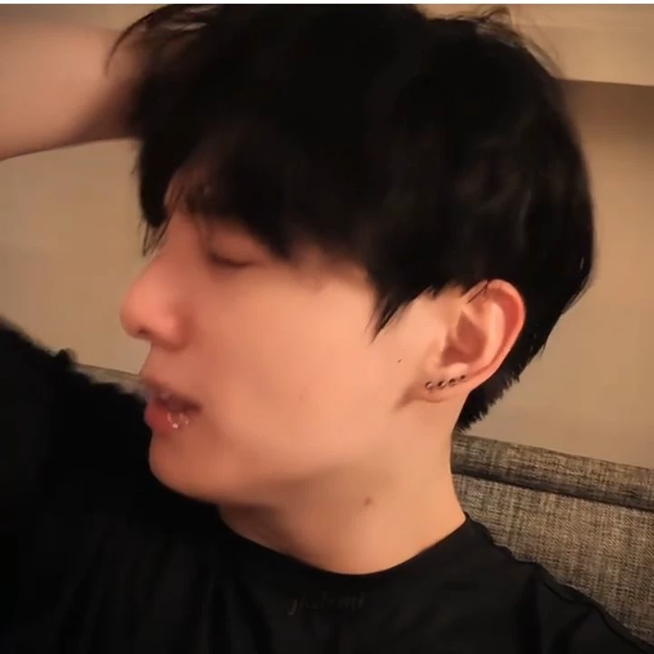 Jeon Jungkook thumbnail