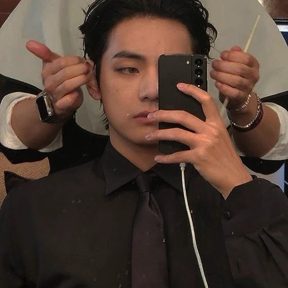 Kim Taehyung thumbnail