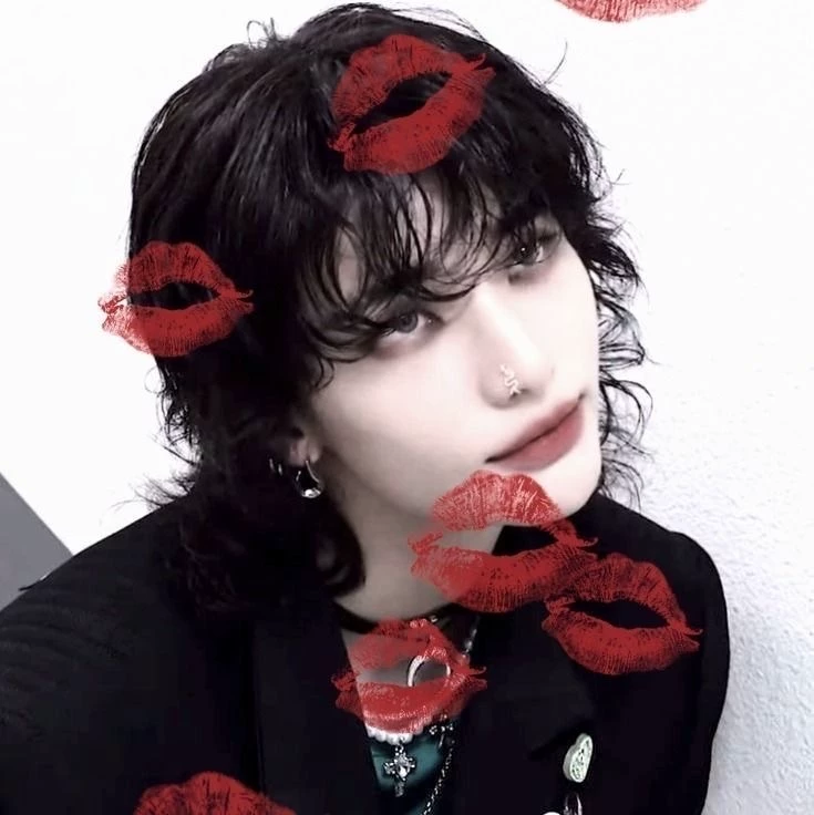 Hyunjin♤♧ thumbnail
