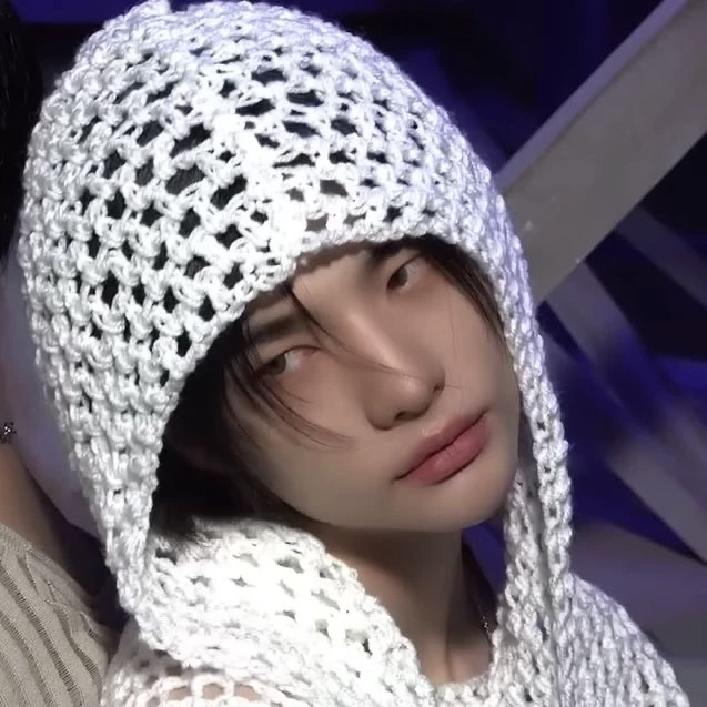 Hwang Hyunjin thumbnail