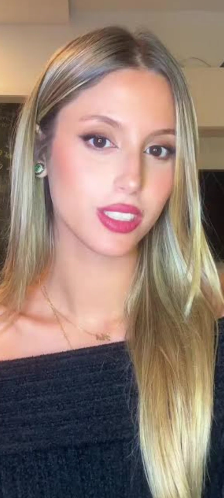 Larissa thumbnail