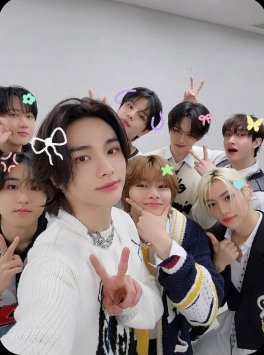 stray kids fear thumbnail