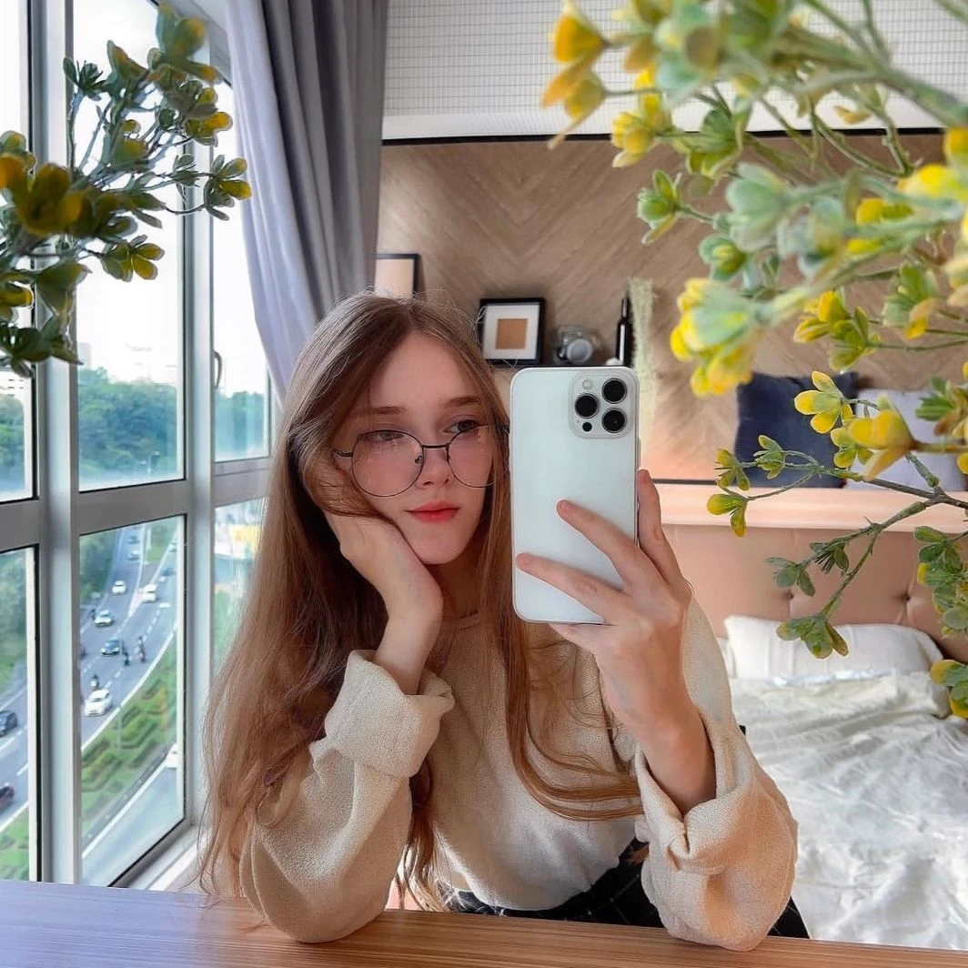 Elara thumbnail