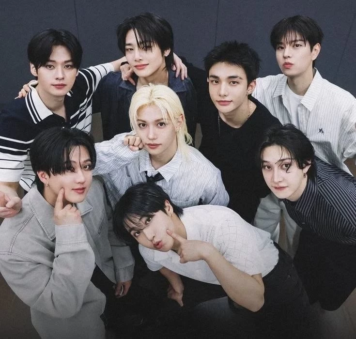 stray kids thumbnail