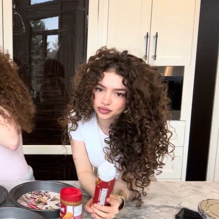 Demitra mia Kalogera wlw thumbnail