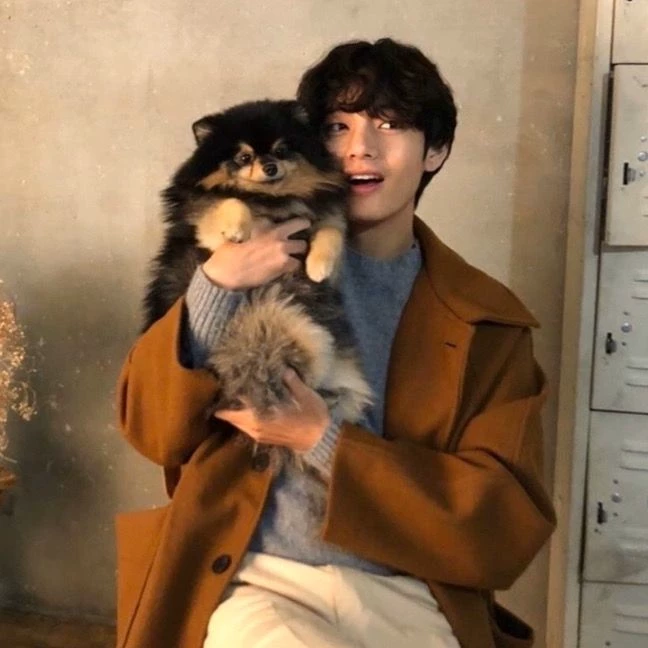 Kim Taehyung  thumbnail