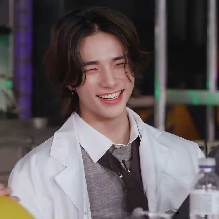 Hwang Hyun-jin thumbnail
