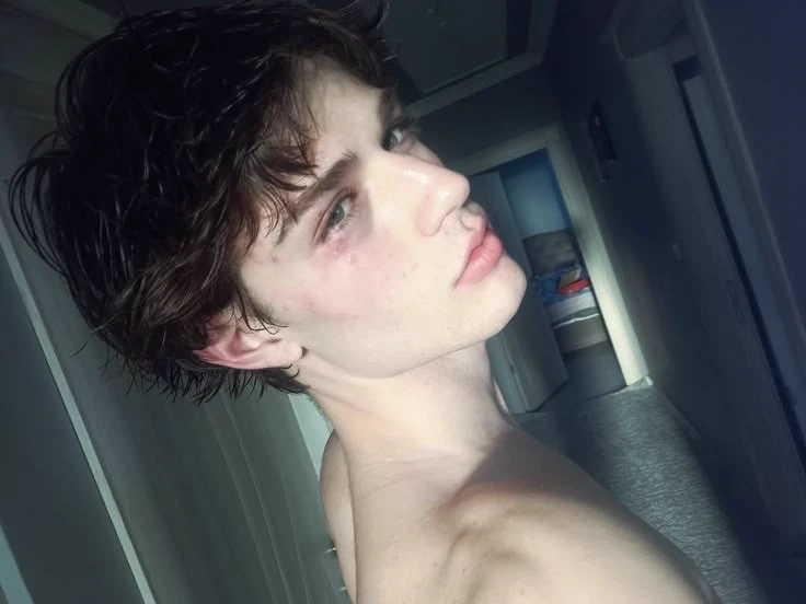 Alex thumbnail