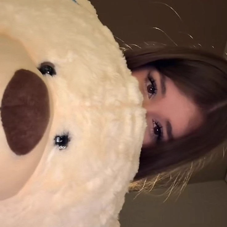 Elena thumbnail