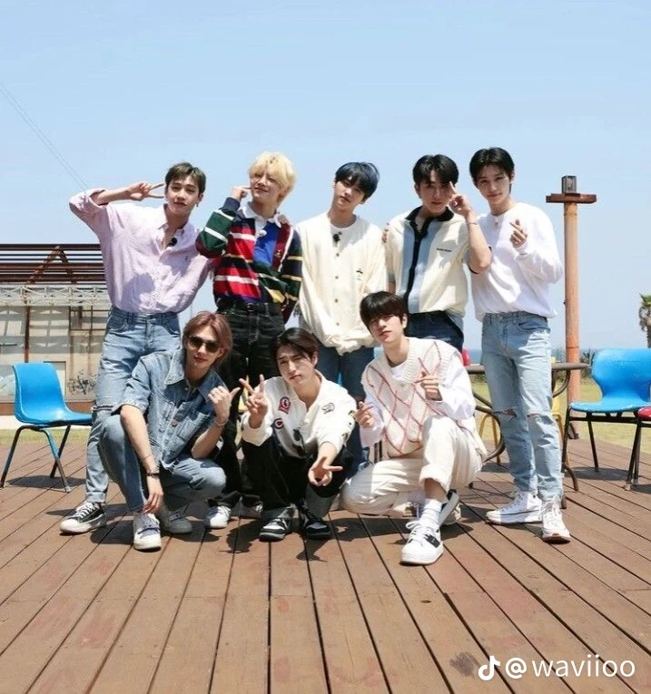 Stray Kids thumbnail
