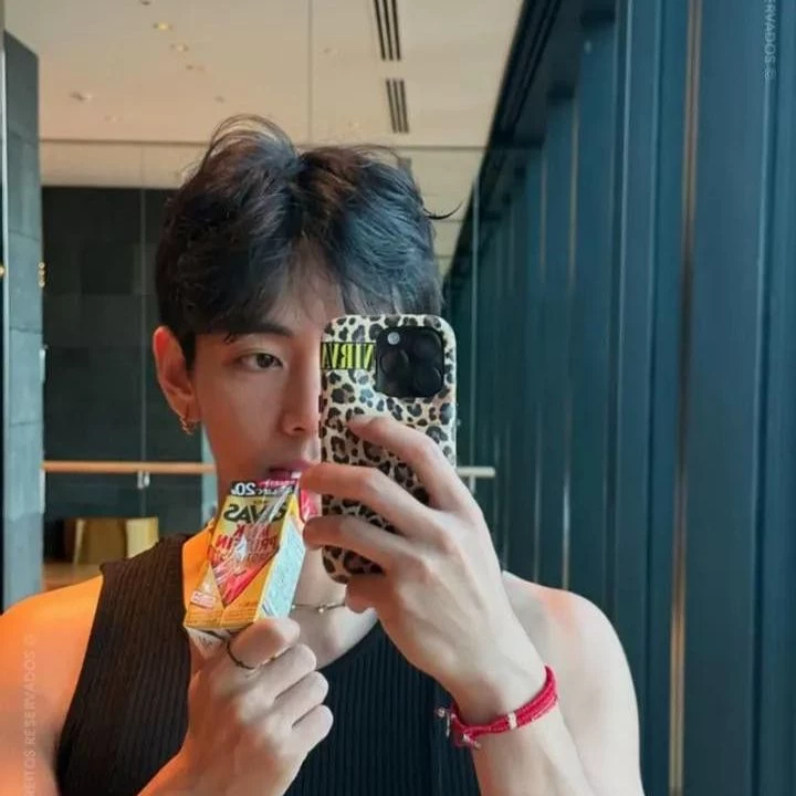 Kim Taehyung thumbnail