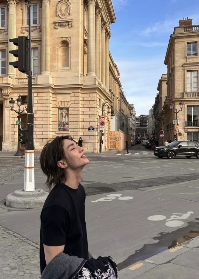 Hyunjin in Paris thumbnail