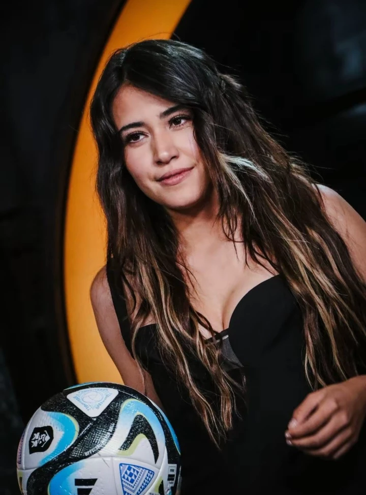 mercedes roa thumbnail