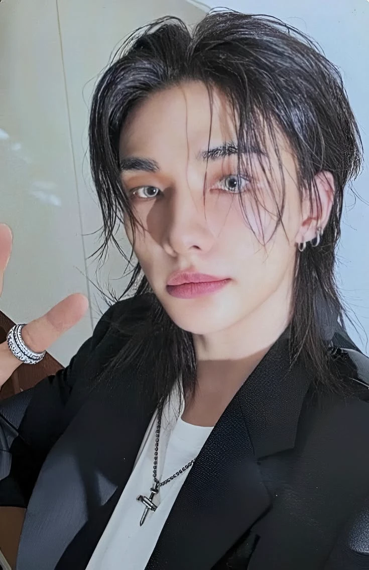 Hwang Hyunjin. thumbnail