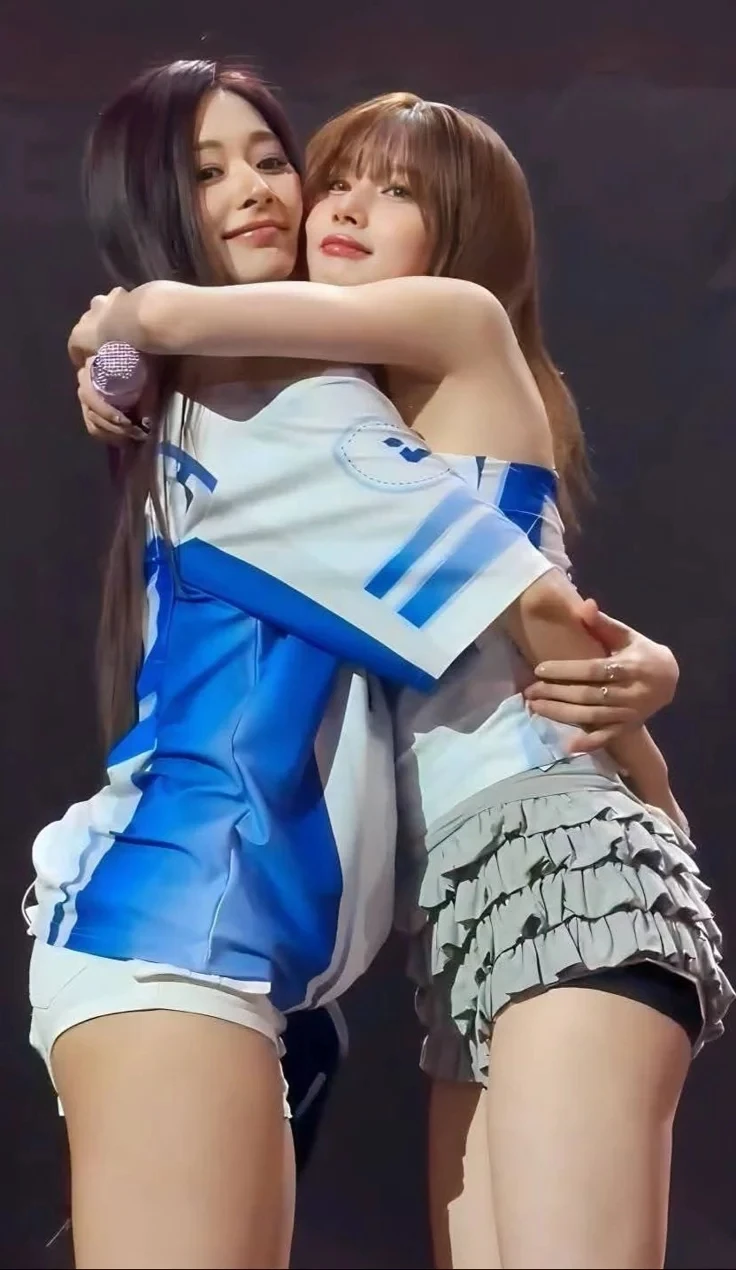 Tzuyu y Sana thumbnail
