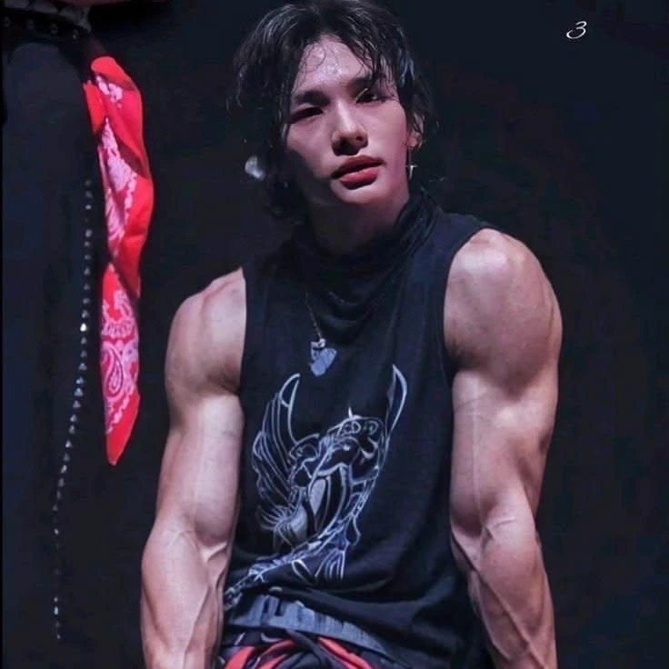 Hwang Hyunjin thumbnail