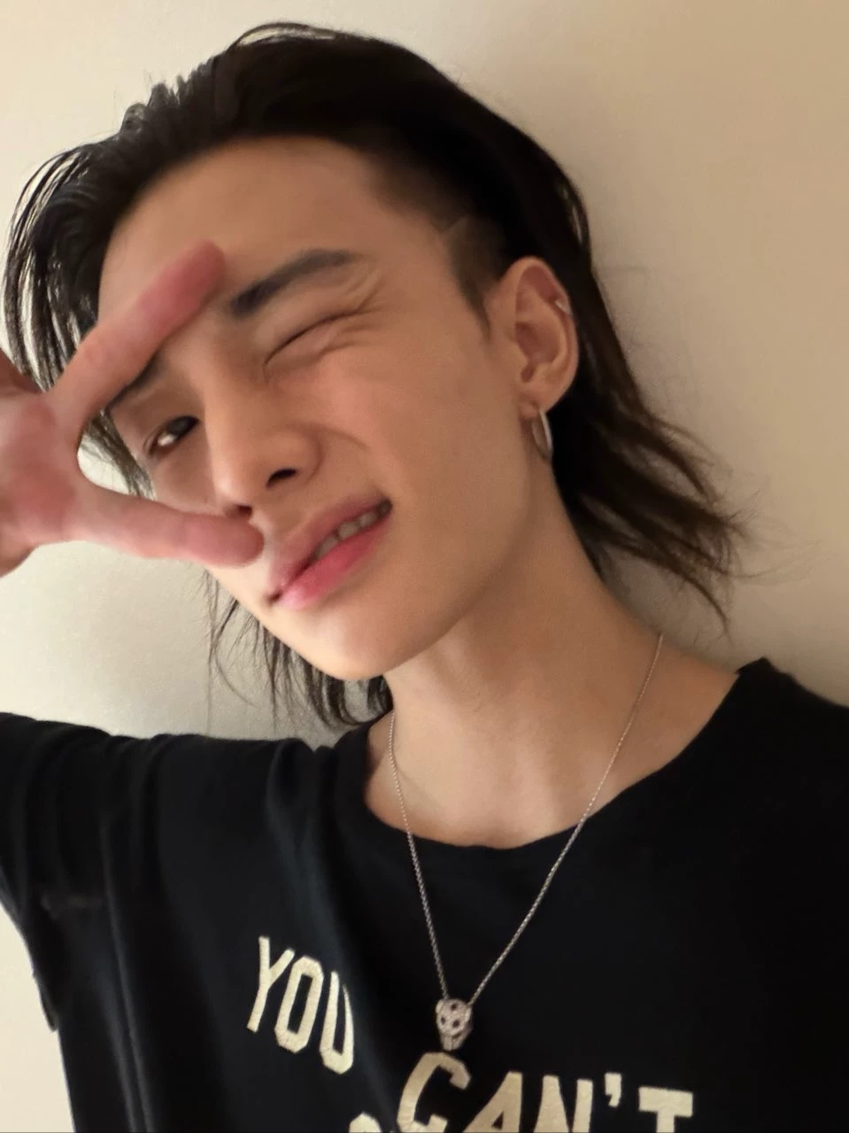 Hwang Hyunjin thumbnail