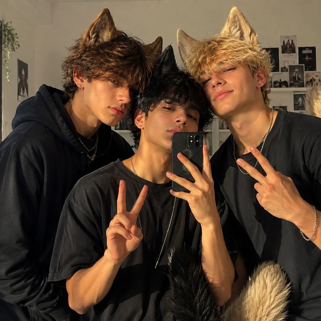 Richard, Pedro and Nick - The Three Wolves thumbnail