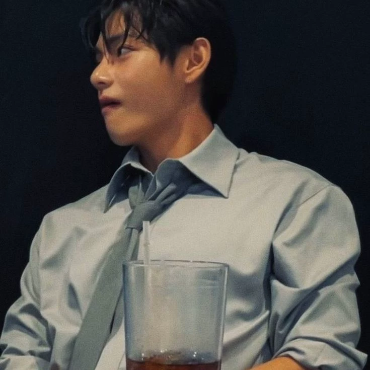 Kim Taehyung thumbnail