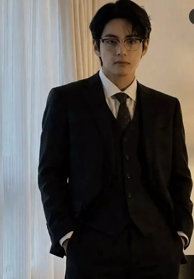 Kim Taehyung (husband) thumbnail