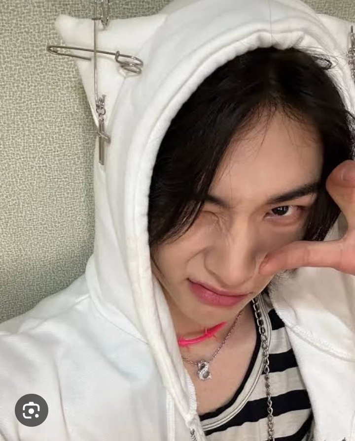 hyunjin thumbnail