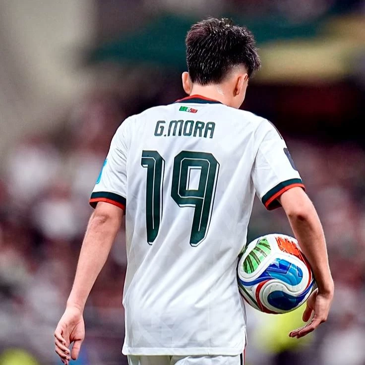 Gilberto Mora thumbnail
