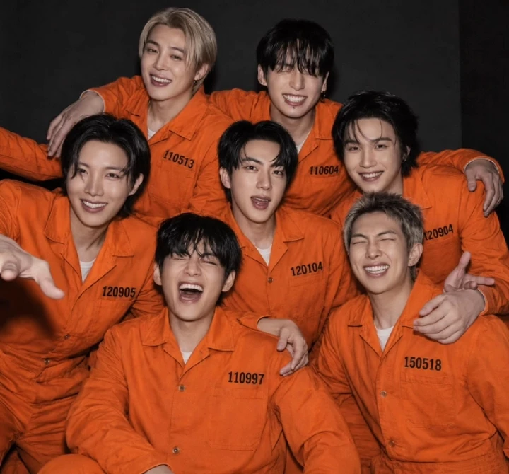 BTS- hate you.  thumbnail