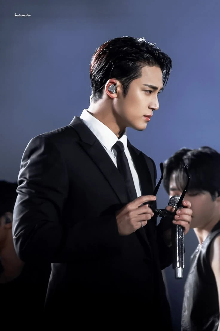 kim mingyu thumbnail