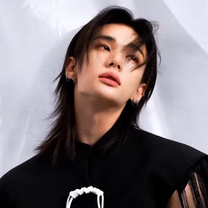 Hwang Hyunjin thumbnail
