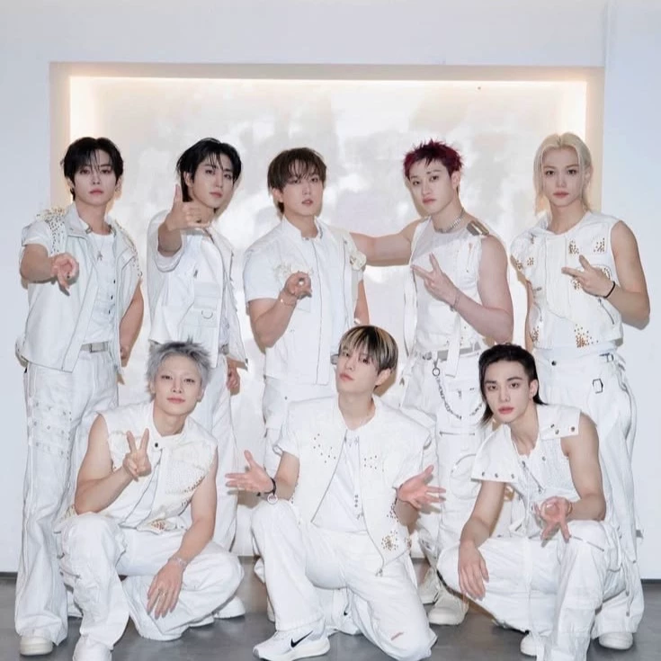 Stray Kids thumbnail