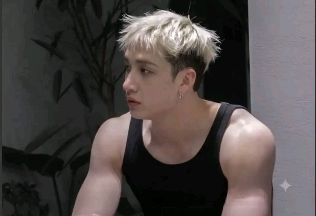 Christopher Bang (Falso Romance) thumbnail