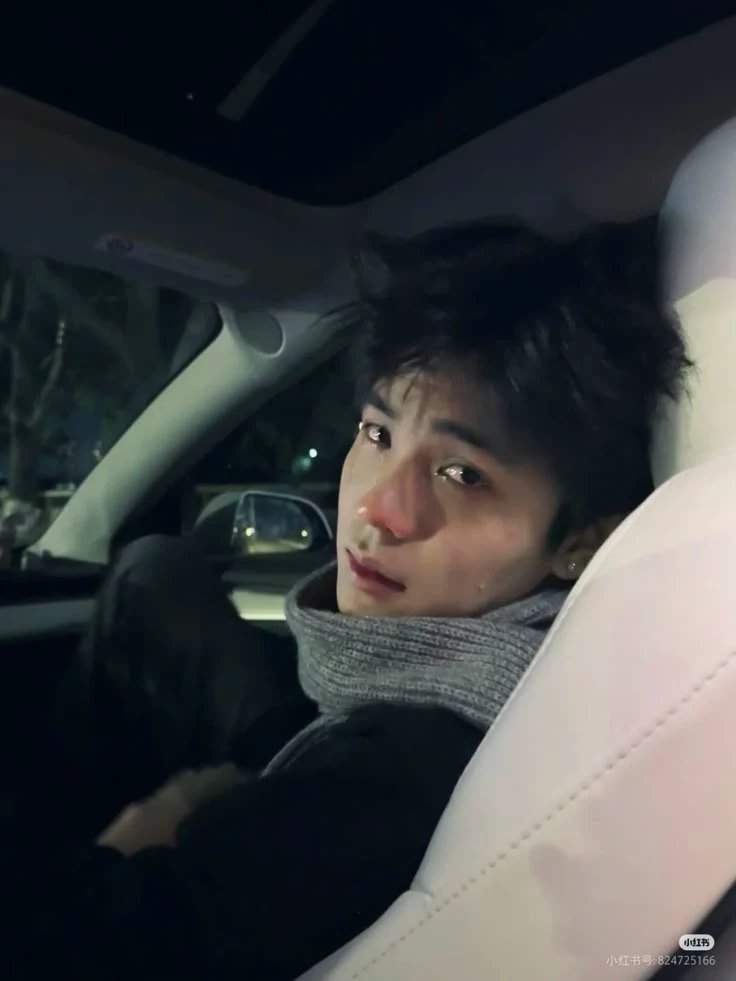 Hwan Woo thumbnail