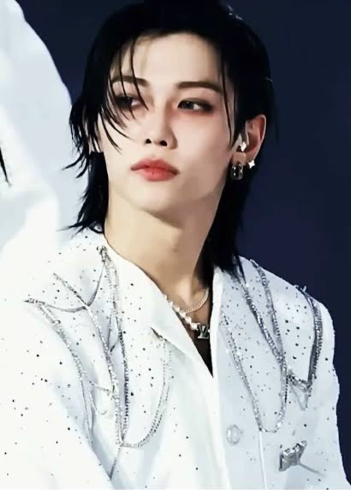 Lee Felix Yongbok thumbnail